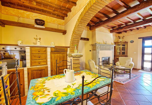 Villa Margherita Uno: Esszimmer, Wohnzimmer