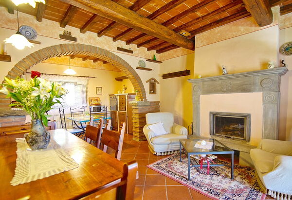 Villa Margherita Uno: Esszimmer, Wohnzimmer