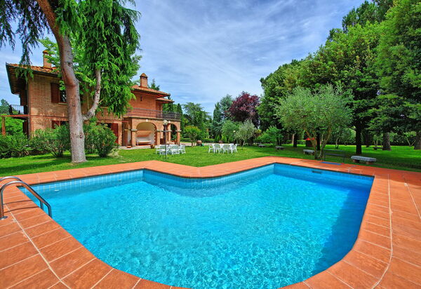 Villa Lauretana: Schwimmbad