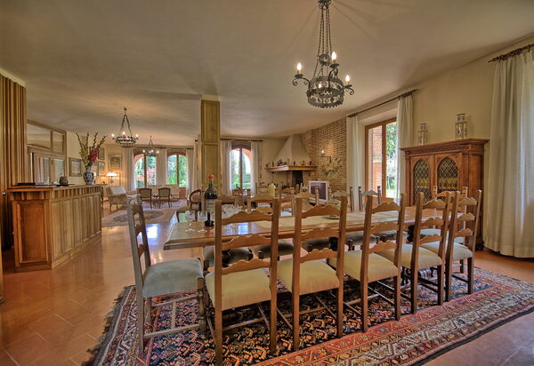 Villa Lauretana: Esszimmer, Wohnzimmer