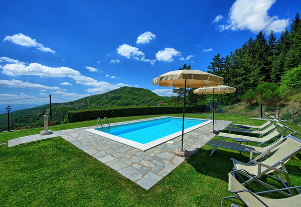 Villa Portole Due: Schwimmbad