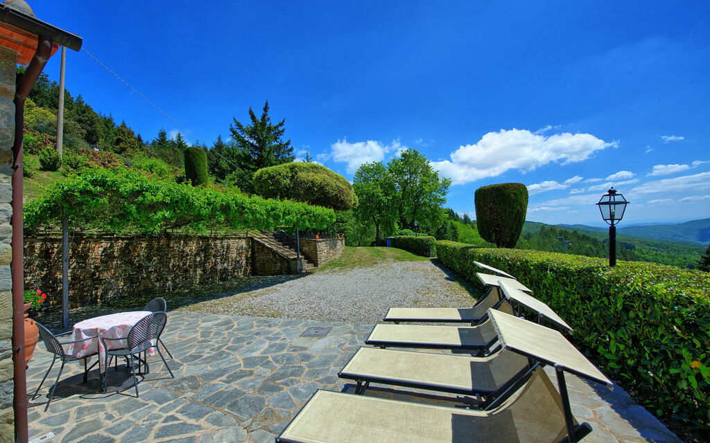 Villa Portole Due: Garden, Outdoor