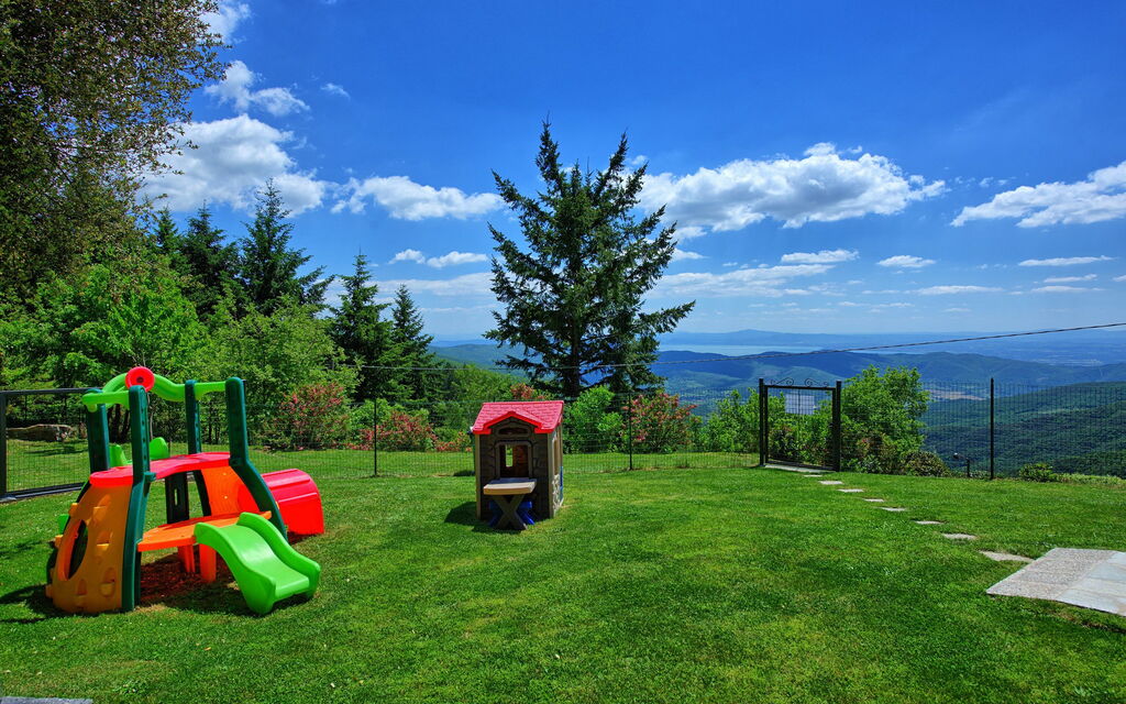 Villa Portole Due: Garden, Scenic View