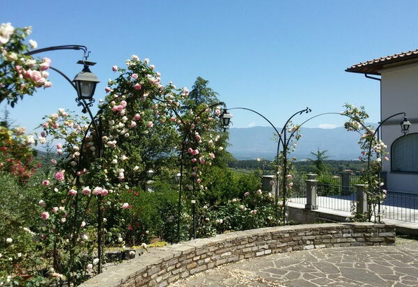 Villa Gaville: Взгляды