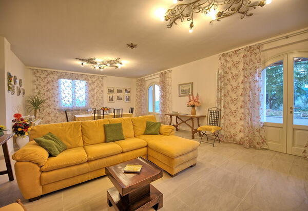 Villa Gaville: Гостиная