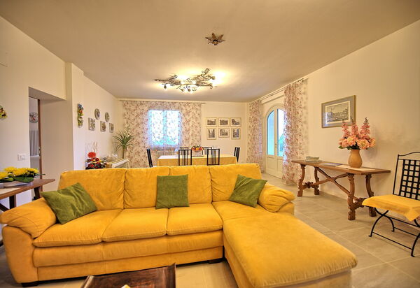 Villa Gaville: Гостиная