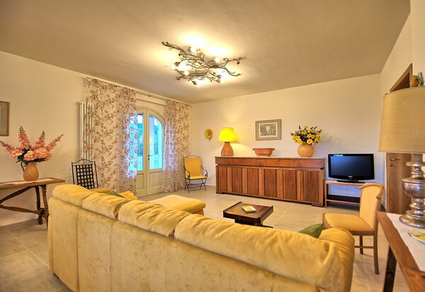 Villa Gaville: Гостиная