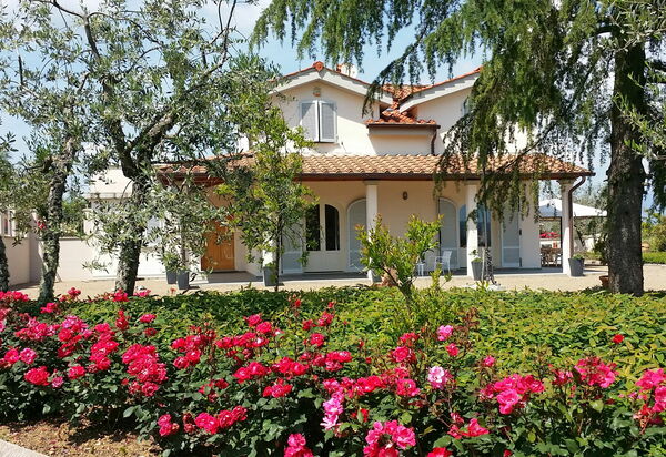 Villa Gaville: Открытый