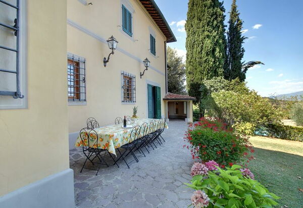 Villa Stolli: Экстерьеры