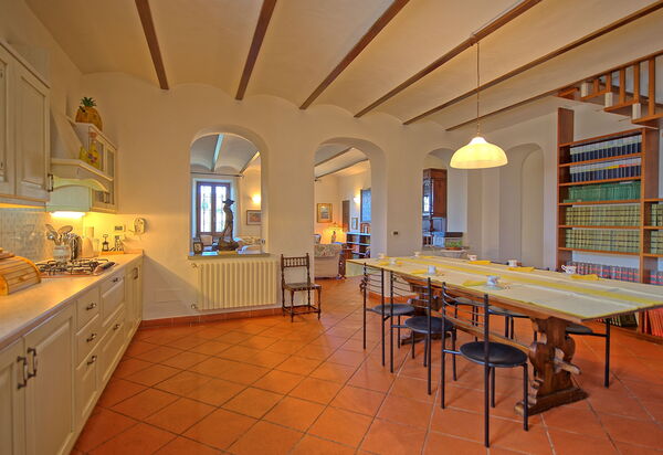 Villa Lorena: Esszimmer, Küche