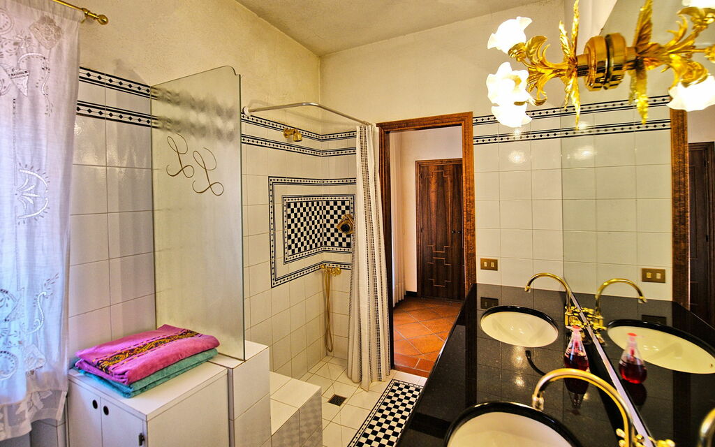 Villa Lorena: Badkamer