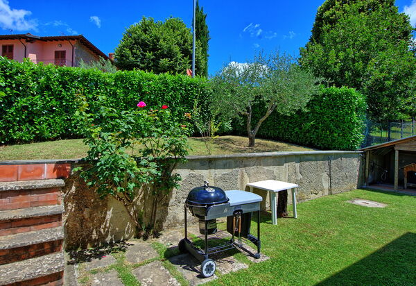 Villa Pratovecchio: Draussen, Garten