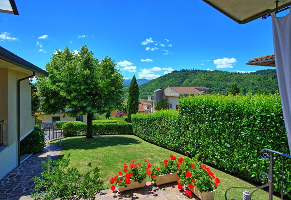 Villa Pratovecchio: Ansichten, Draussen, Garten