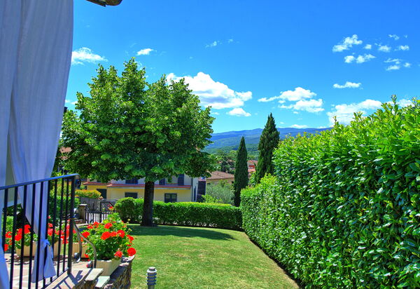 Villa Pratovecchio: Draussen, Garten