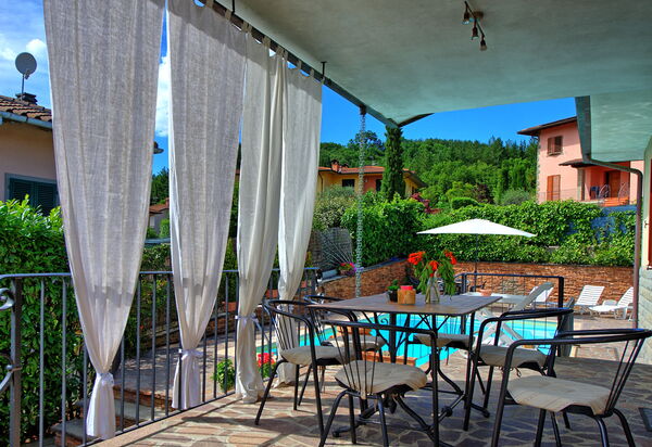Villa Pratovecchio: Balkon / Terrasse / Patio, Draussen