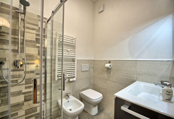 Villa Pratovecchio: Bad