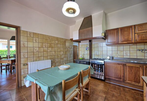 Villa Pratovecchio: Esszimmer, Küche