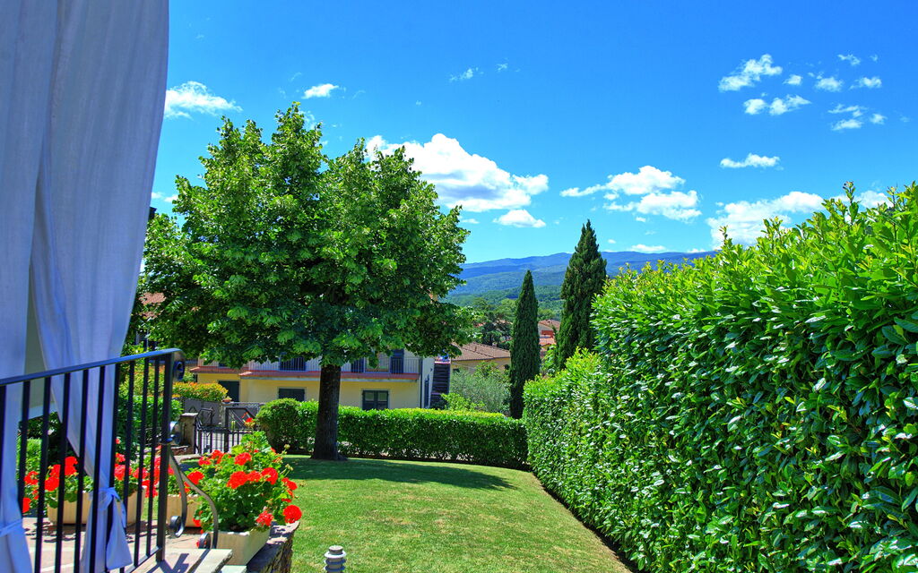 Villa Pratovecchio: Garden, Outdoor