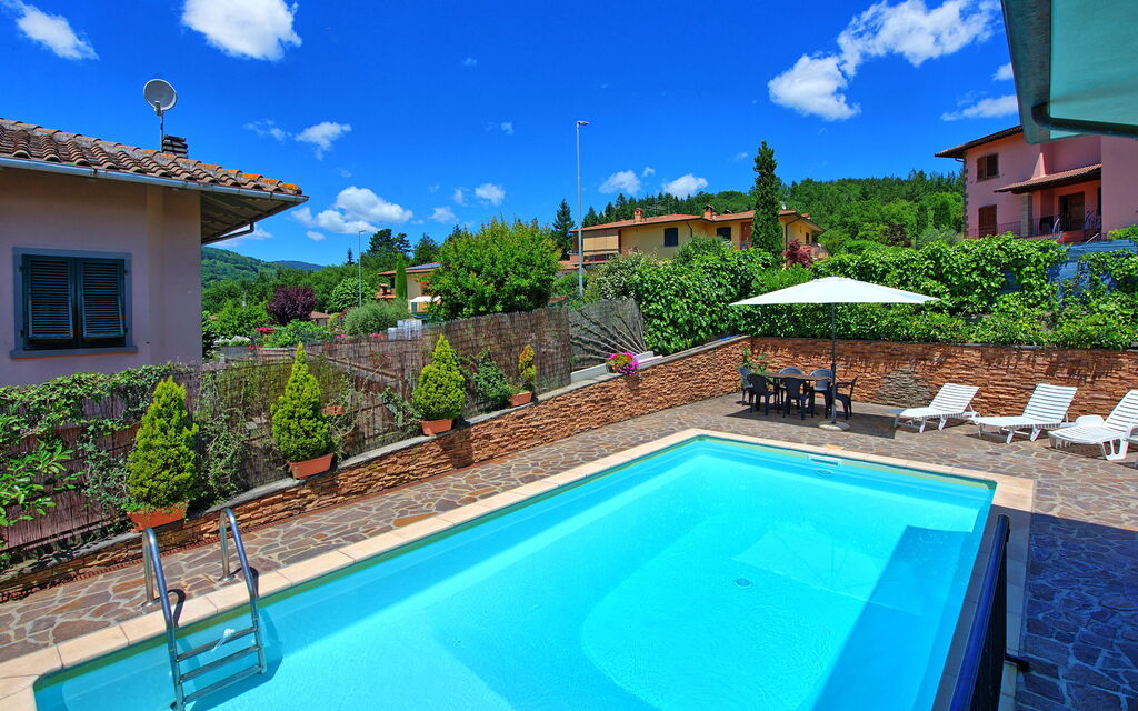 Villa Pratovecchio: Garden, Outdoor, Pool