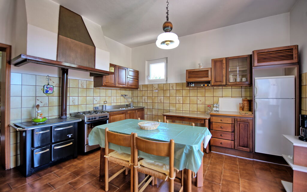 Villa Pratovecchio: Dining Room, Kitchen