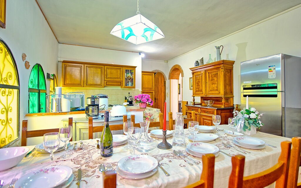 Villa Luciano: Dining Room, Kitchen