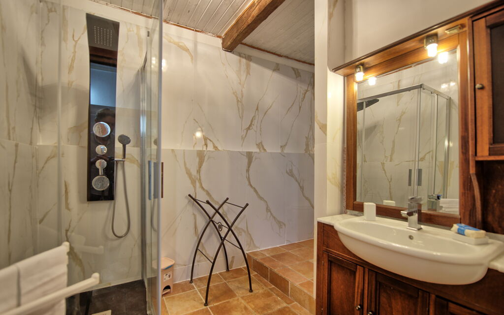 Villa Luciano: Bathroom