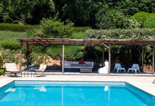 Casale Porano: бассейн, Сад