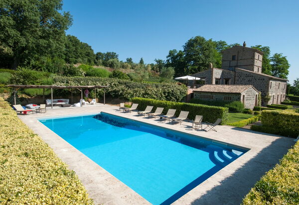 Casale Porano: бассейн