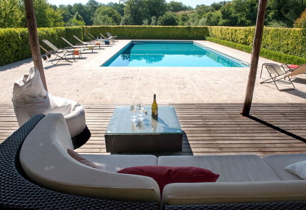 Casale Porano: бассейн, Экстерьеры