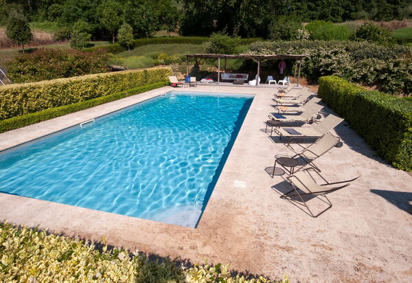 Casale Porano: бассейн