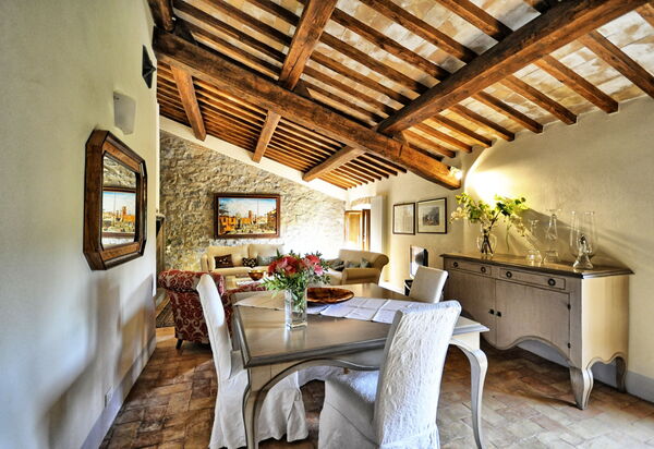 Casale Porano: Гостиная, Столовая