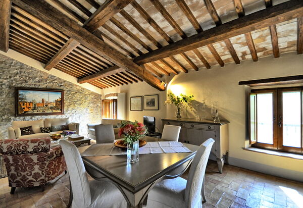 Casale Porano: Гостиная, Столовая