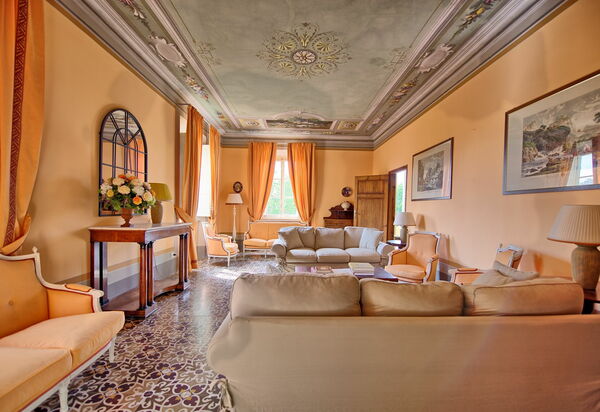 Villa Fiamma: Wohnzimmer