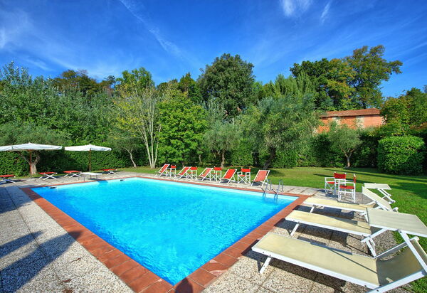 Villa Fiamma: Schwimmbad