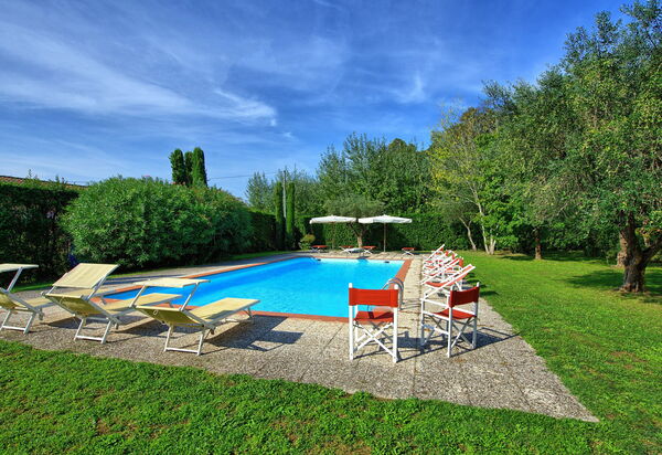 Villa Fiamma: Garten, Schwimmbad