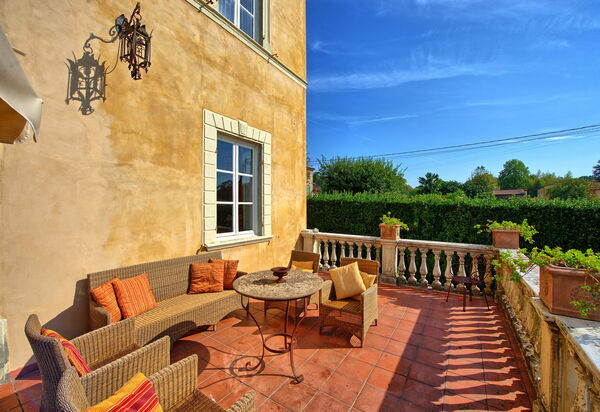 Villa Fiamma: Außen, Draussen