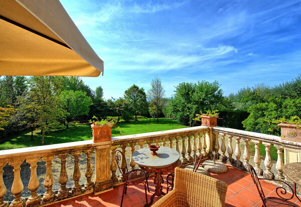 Villa Fiamma: Draussen