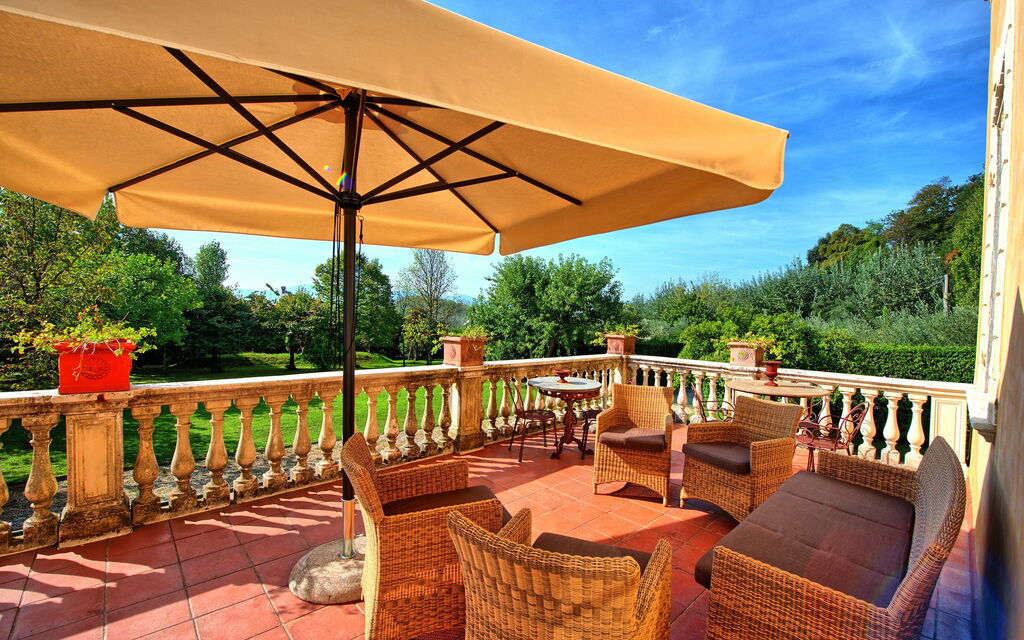 Villa Fiamma: all'aperto