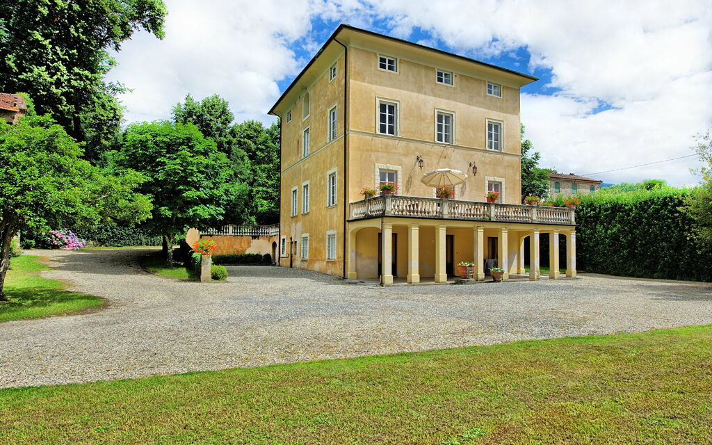 Villa Fiamma: Esterni, Giardino