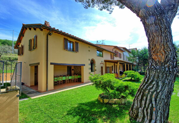 Villa Morandi: Draussen, Garten, Haupteingang