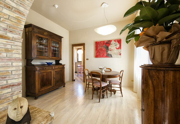 Villa Piazza Della Fortezza: Столовая