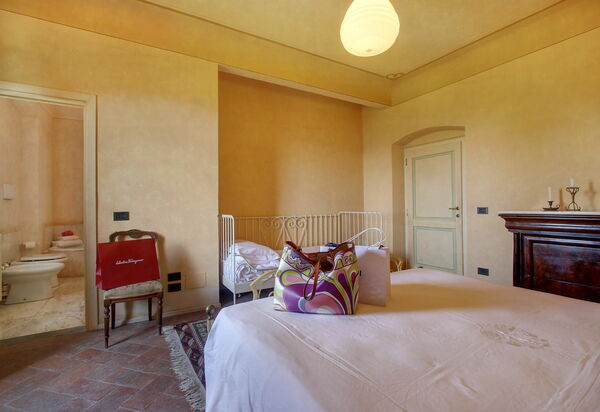 Villa Lucolena: Спальня