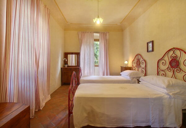 Villa Lucolena: Спальня