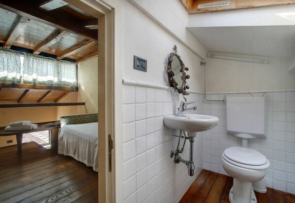 Villa Lucolena: Ванная комната