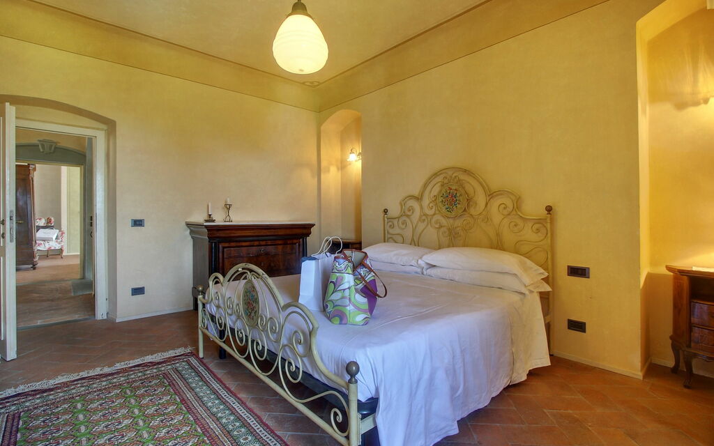 Villa Lucolena: Спальня