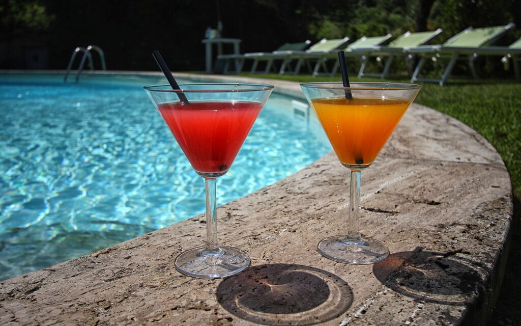 Villa Lucolena: бассейн