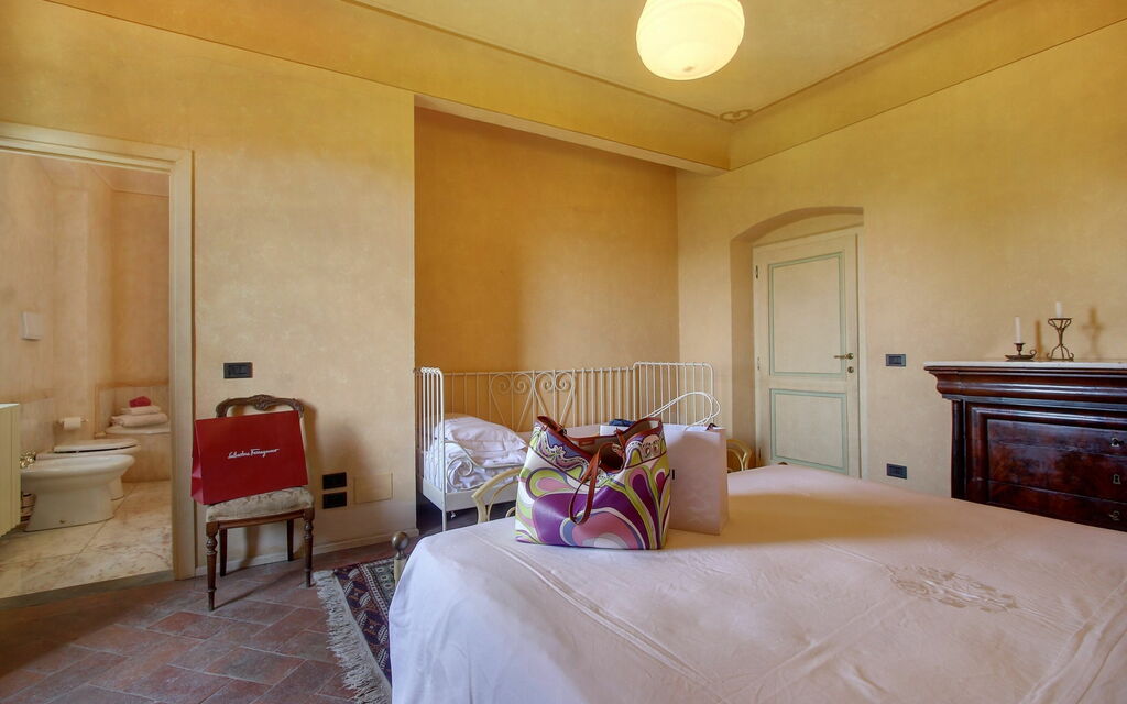 Villa Lucolena: Спальня