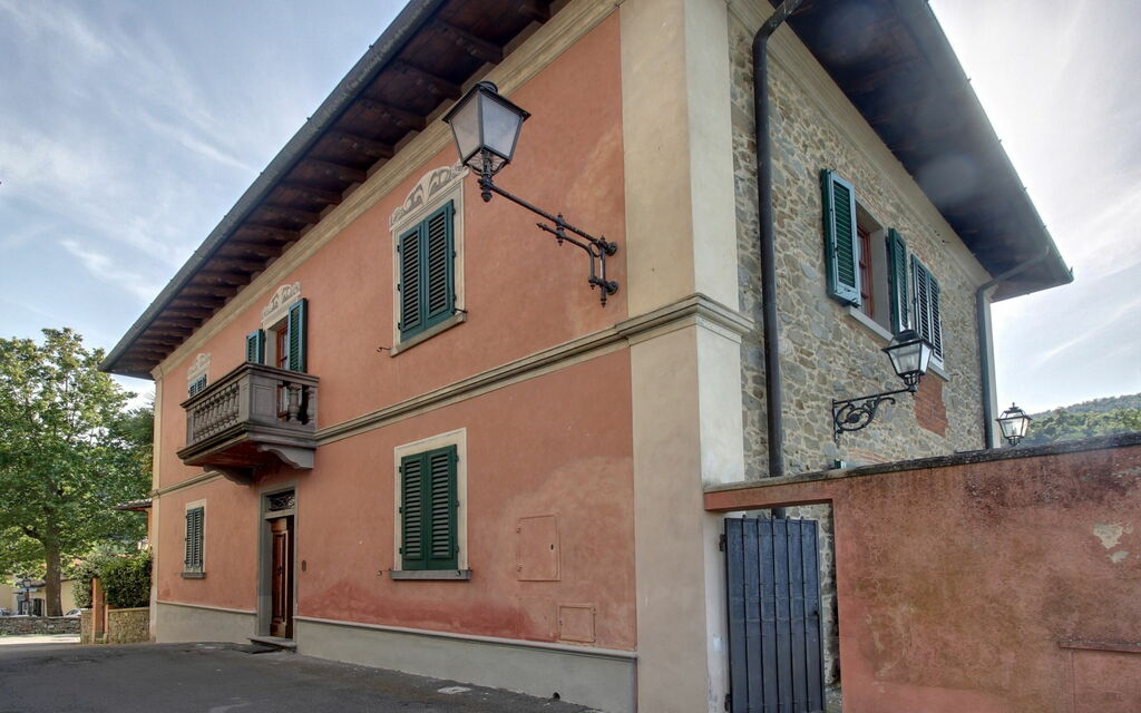 Villa Lucolena: Экстерьеры