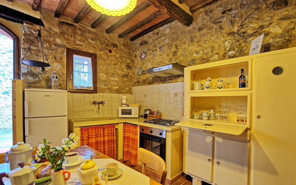 La Ruota: Dining Room, Kitchen, Living Room