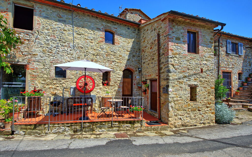 La Ruota: Building Exterior